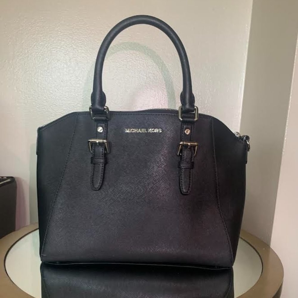 Authentic Micahel Kors Bag - FREE SHIPPING